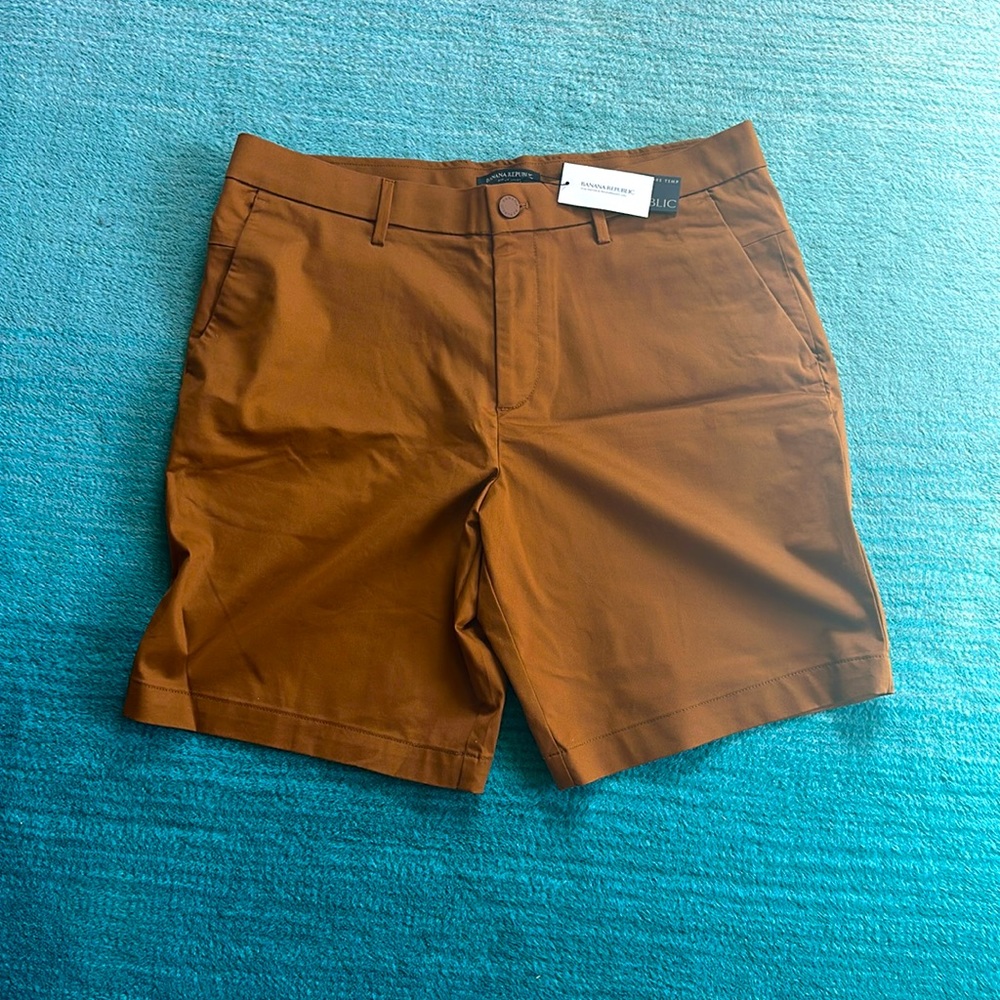 Banana Republic Aiden Short W 35 inL 9in. NWT